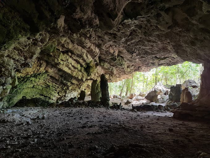 Die Höhle Lene Hara